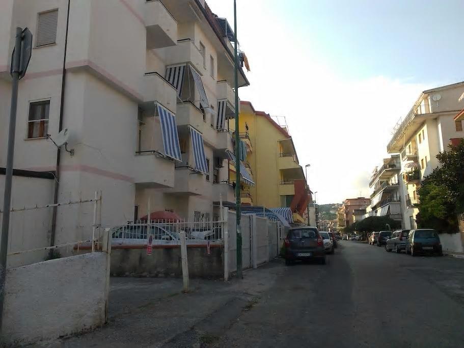 Apartmán Trilocale A 800 Metri Dal Mare Scalea Exteriér fotografie